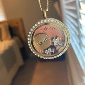 Origami Owl pendant necklace